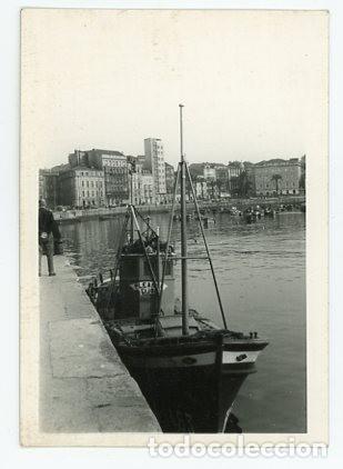Antique Photography: GIJON ASTURIAS. PUERTO CON BARCO PESQUERO
