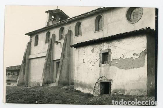 Fotograf&iacute;a antigua: TRUBIA. OVIEDO. ASTURIAS. IGLESIA. 1967. FOTO ARSENIO