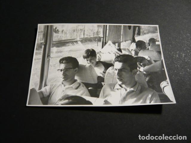 Fotograf&iacute;a antigua: VALLADOLID ATLETAS GRUPO DEPORTIVO NAVACERRADA ANTIGUA FOTOGRAFIA 7 X 10 CM