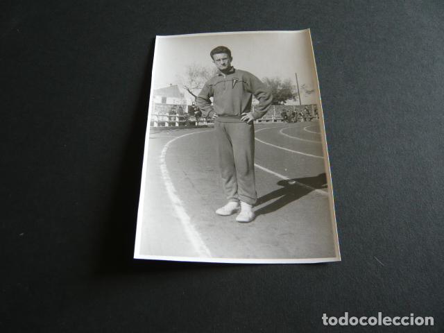 Fotograf&iacute;a antigua: VALLADOLID ATLETA GRUPO DEPORTIVO NAVACERRADA ANTIGUA FOTOGRAFIA 8 X 11 CM