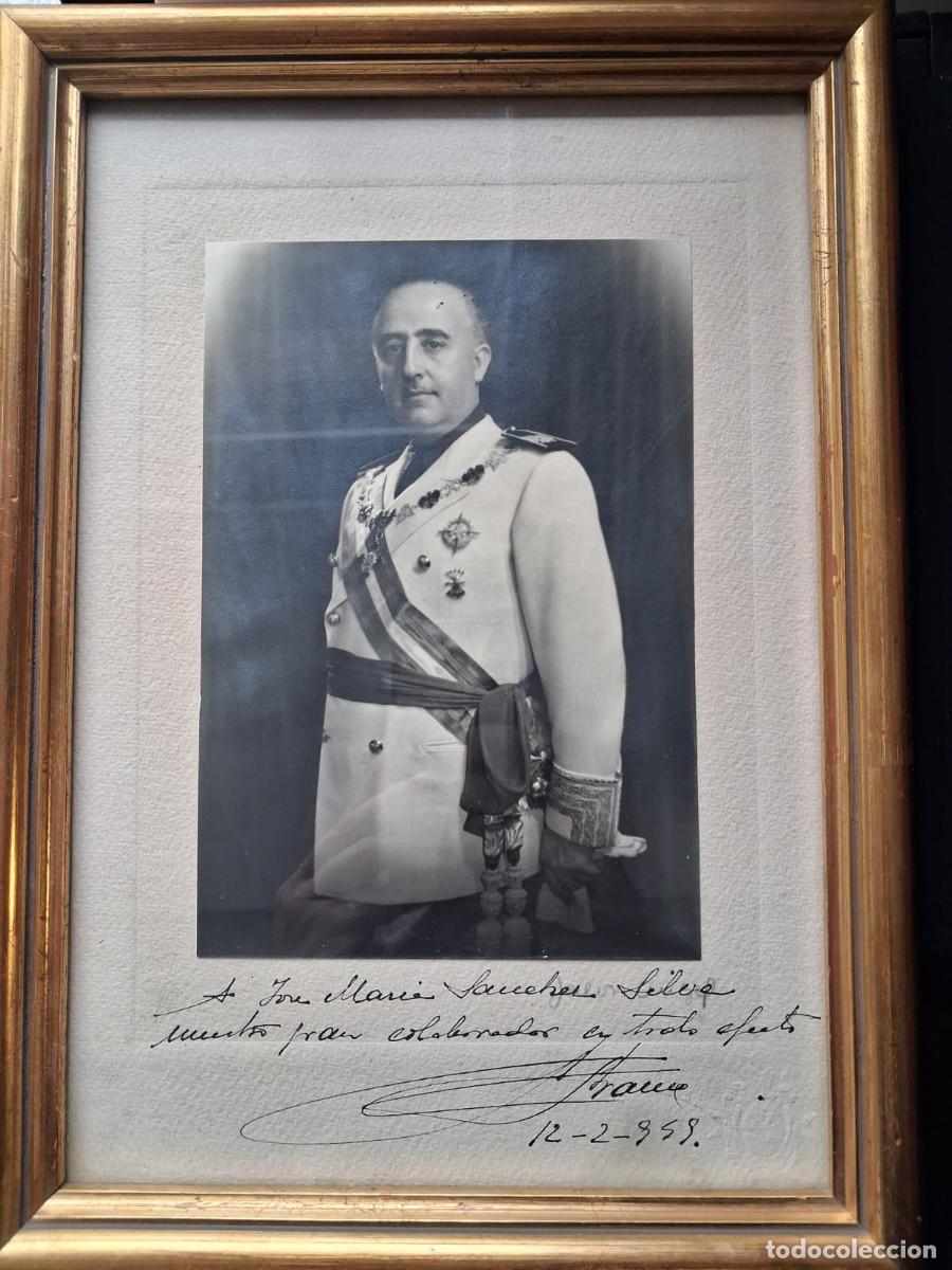 Fotograf&iacute;a antigua: FRANCO FOTO DEDICADA Y FIRMADA 1958 A S&Aacute;NCHEZ-SILVA + 4 FOTOS AUDIENCIA SGAE