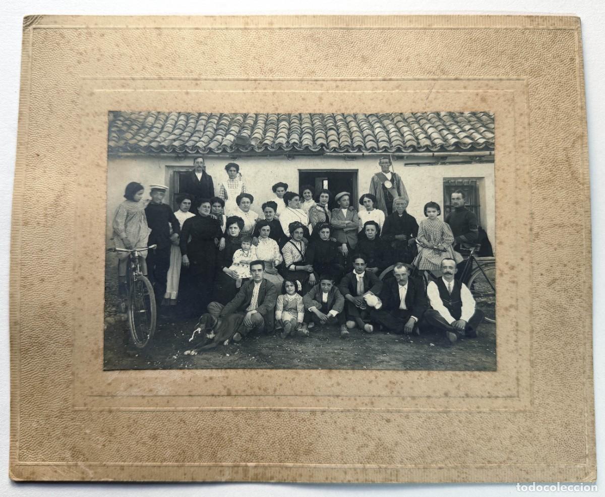 Fotograf&iacute;a antigua: FOTOGRAF&Iacute;A GRUPO / CATALUNYA RURAL A&Ntilde;OS 1910/1925 / GURDA MONTE - MILITAR - BICICLETAS / 24 x 20