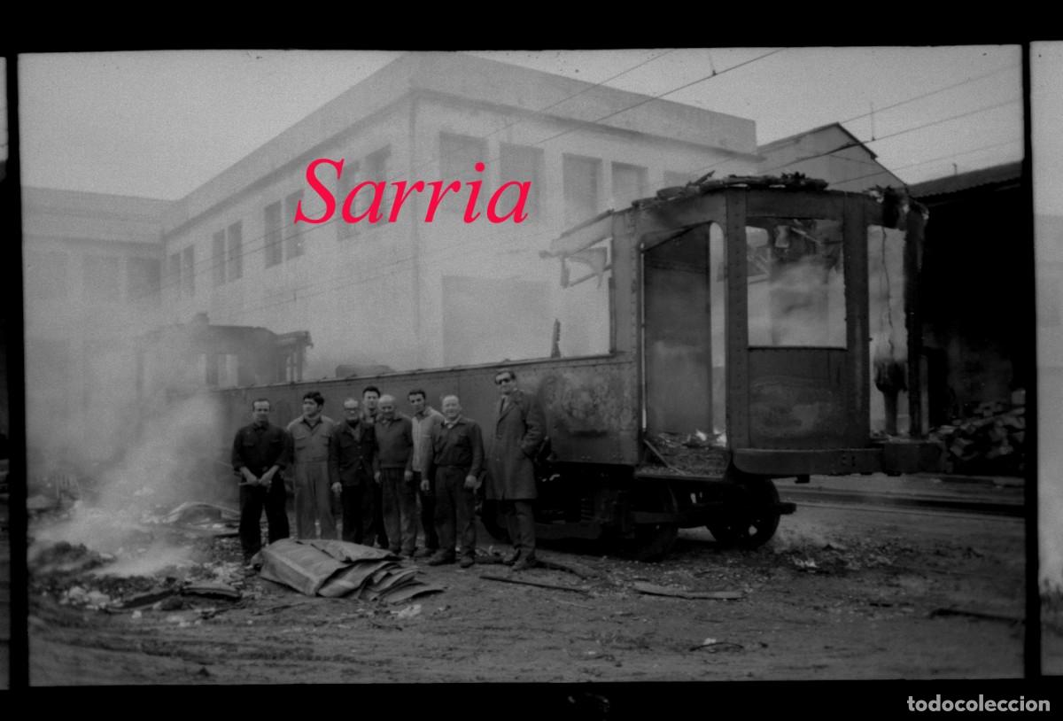 Fotograf&iacute;a antigua: FERROCARRIL - SARRIA - 1960'S - INCENDIO DE TREN - 6 NEGATIVOS