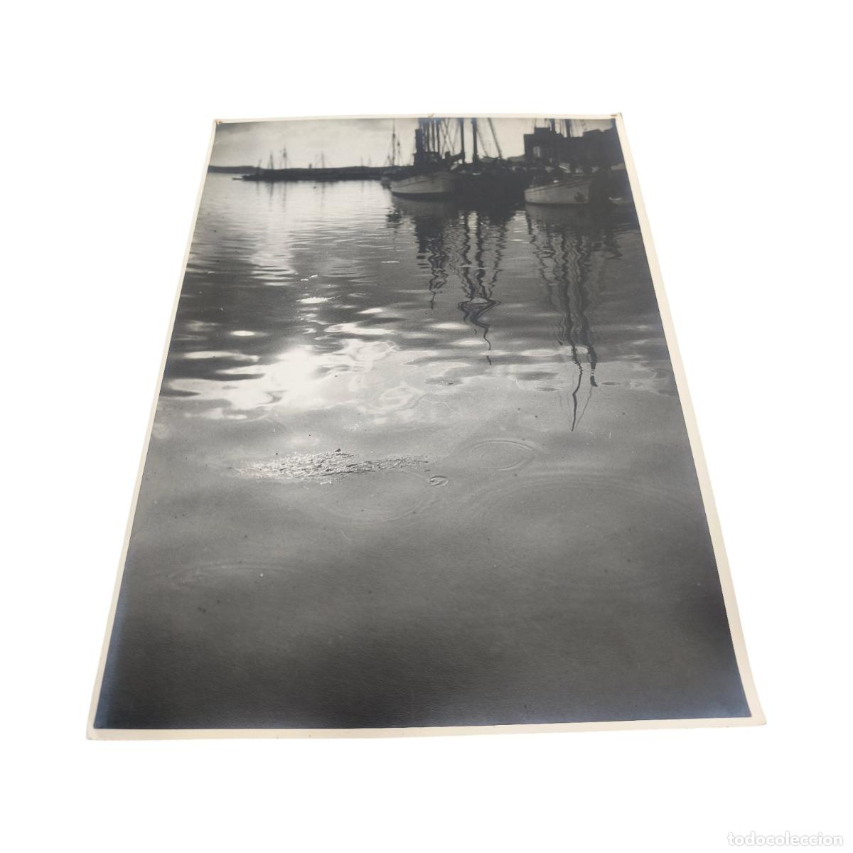 Foto Antigua. Marina Puerto y Barcos Veleros. Reflejos en el Agua. Gelatinobromuro. c. 1920. 40x30 c