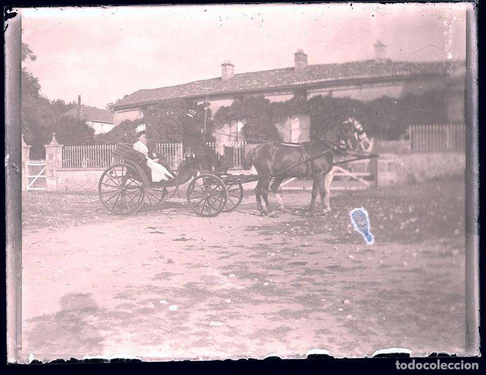 Fotograf&iacute;a antigua: CARRUAJE ANTIGUO NEGATIVO DE CRISTAL FORMATO 12 X 9 cm.