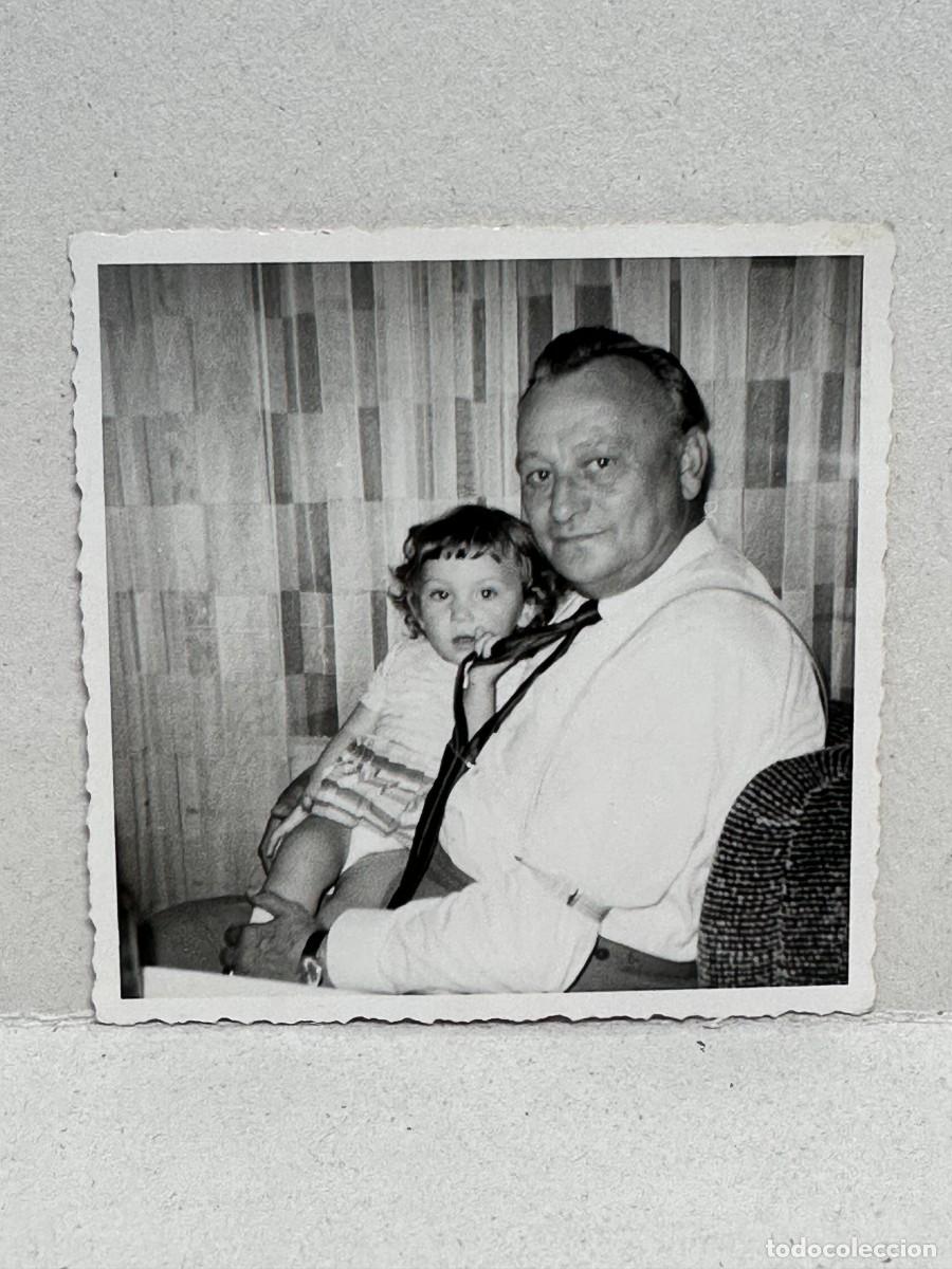 Fotograf&iacute;a antigua: Fotograf&iacute;a Antigua, Abuelo con nieto, a&ntilde;os 60