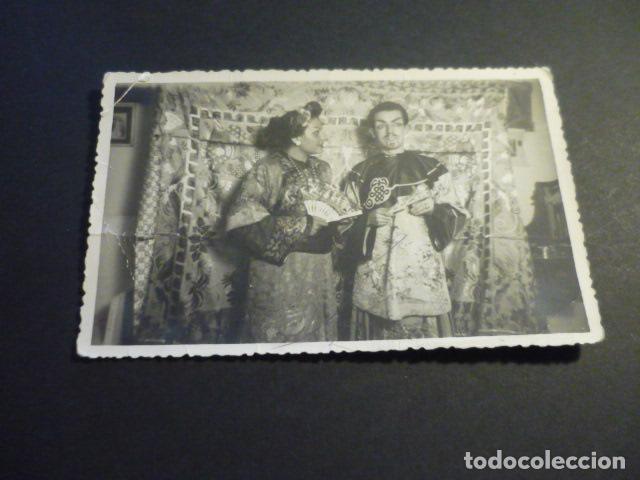 Fotograf&iacute;a antigua: PAREJA DISFRAZADA A LA ORIENTAL ANTIGUA FOTOGRAFIA 14 X 9 CM
