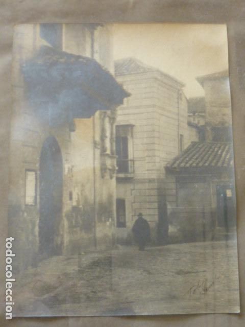 Fotograf&iacute;a antigua: TOLEDO ESCENA URBANA RINCON DEL CASCO HISTORICO ANTIGUA FOTOGRAFIA 24 X 17.5 CM