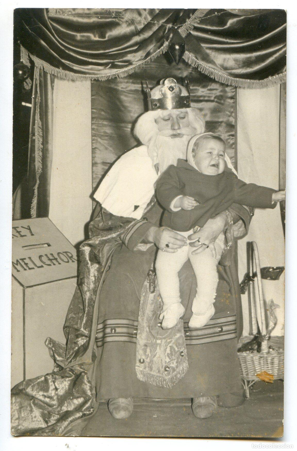 Fotograf&iacute;a antigua: Bilbao. Ni&ntilde;o con el Rey Melchor. Publicaciones fotogr&aacute;ficas Alian