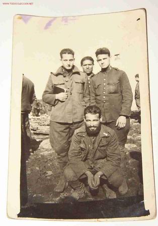 Fotografia antiga: Postal de grupo de soldados de ingenieros