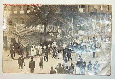 Fotografia antica: Postal de celebraci&oacute;n