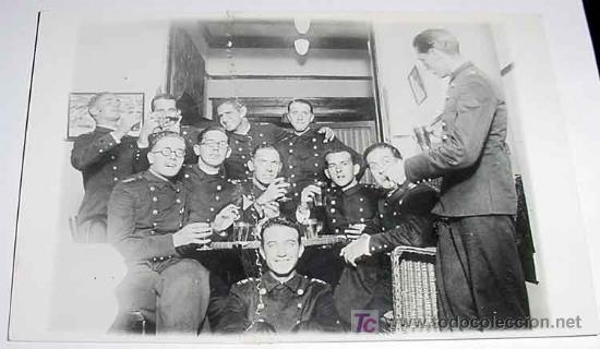 Fotograf&iacute;a antigua: ANTIGUA FOTOGRAFIA POSIBLEMENTE DE CADETES DE MARINA  - EN LA FOTOGRAFIA QUE VA ESCRITA POR DETRAS S