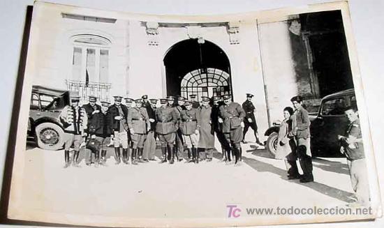 Fotografia antica: ANTIGUA FOTOGRAFIA ORIGINAL DE OFICIALES ESPA&Ntilde;OLES 1935 - CURSO DE CAPITANES -  MIDE 9,5 X 6,7 CMS.