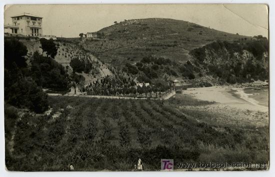 Fotografia antiga: Costa Brava. Playa de Sa Conca. Cultivos y mas&iacute;a ya desaparecidos. Ni&ntilde;os en un camino. Circa 1920