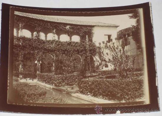 Fotografia antica: ANTIGUA FOTOGRAFIA DE GRANADA - SISTEMA GELATINA BROMURO - MIDE 10 X 7,4 CMS. - FINALES SIGLO XIX