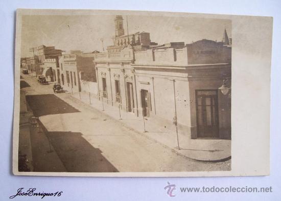 Fotograf&iacute;a antigua: CALLE AUTOS PUEBLO. TOWN  PRIMEROS A&Ntilde;OS SIGLO XX   SEPIA