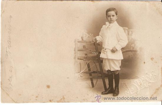 Alte Fotografie: NI&Ntilde;O con ARO- Foto de Estudio - 8,7 x 13,7 cms -Foto BANUS - Vell i Bell