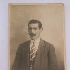 Fotografía antigua: JOVEN DE BIGOTES. YOUNG WHISKERS. TRICHITES YOUNG. 1910 UNION UNIVERSAL DE CORREOS. Lote 25937555