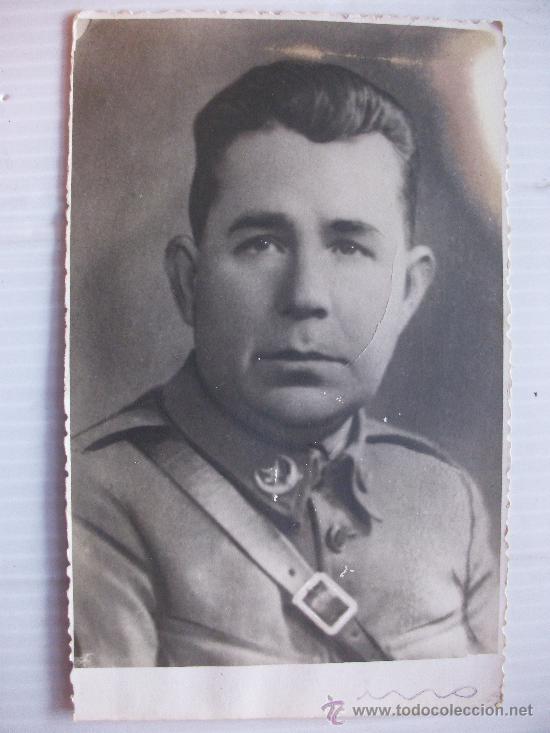 Fotograf&iacute;a antigua: REPUBLICA - GUERRA CIVIL : RETRATO DE UN OFICIAL DE REGULARES