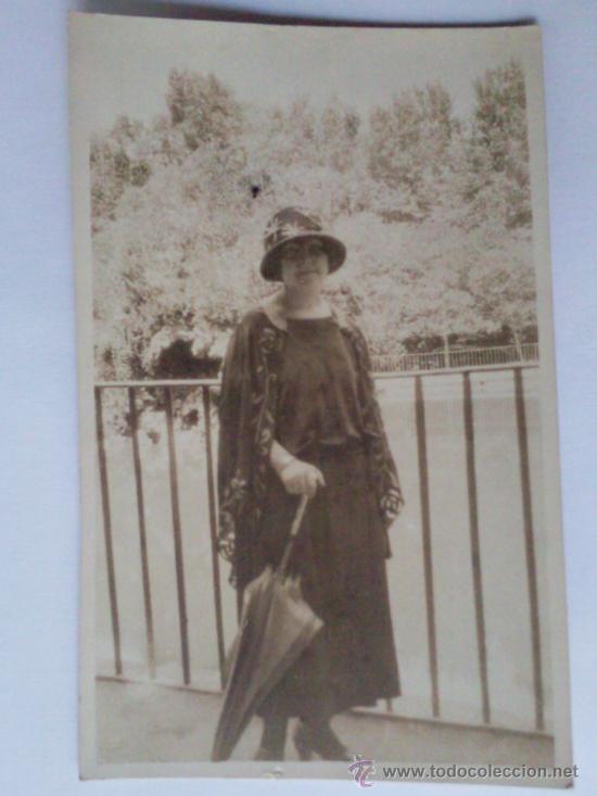 Fotograf&iacute;a antigua: TARJETA POSTAL, DAMA POSANDO