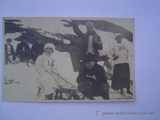 Alte Fotografie: Interesante targeta postal de un grupo de corredores de trineos- esqui --alta monta&ntilde;a