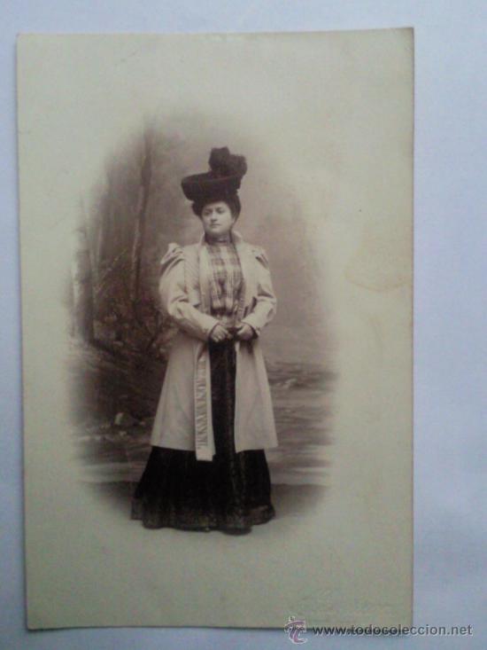 Fotograf&iacute;a antigua: FOTOGRAFIA ANTIGUA , SE&Ntilde;ORITA POSANDO