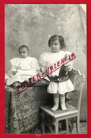 Antique Photography: FOTOGRAFIA, FOTO ANTIGUA, JUGUETE, NI&Ntilde;A CON MU&Ntilde;ECA , DERREY VALENCIA ,ORIGINAL ,P66627