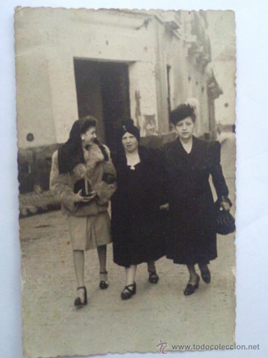 Fotografia antiga: FOTOGRAFIA POSTAL ANTIGUA, PASEANDO A&Ntilde;OS 50