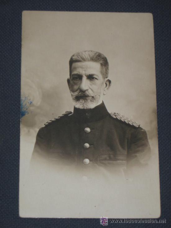 Alte Fotografie: FOTO DE ESTUDIO DE MILITAR : VETERANO OFICIAL DE INFANTERIA , EPOCA DE ALFONSO XIII .
