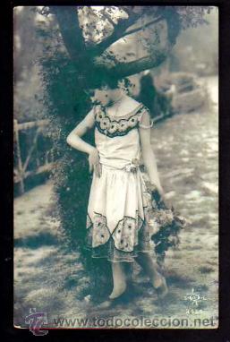 Fotograf&iacute;a antigua: Postal  Joven. No circulada.