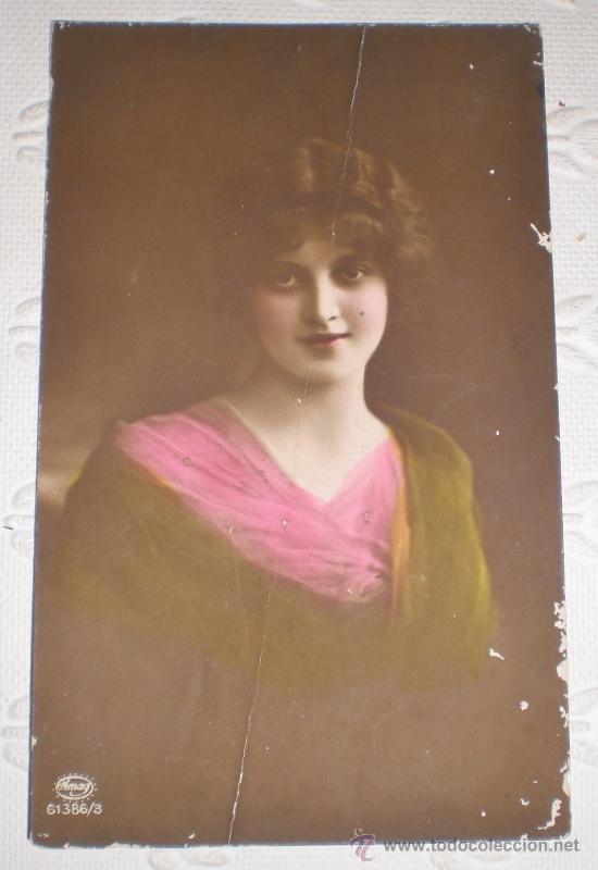 Fotograf&iacute;a antigua: Antigua postal fotogr&aacute;fica iluminada. Retrato de una joven. 1916. Art Nouveau