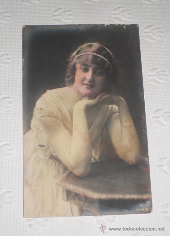 Fotograf&iacute;a antigua: Antigua postal fotogr&aacute;fica. Retrato de una joven. Art Nouveau
