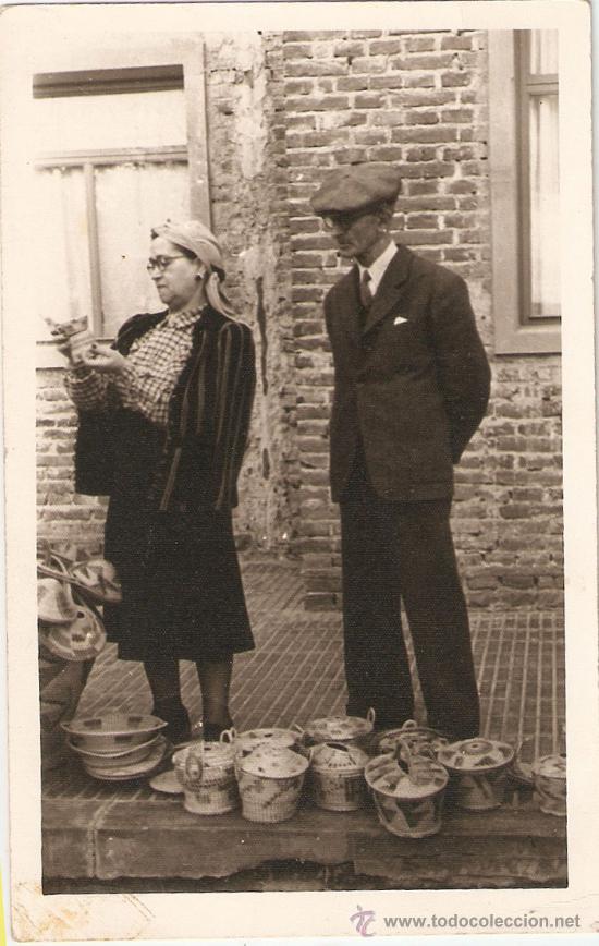 Photographie ancienne: Termas de Rio Hondo. Santiago de Estero. En el mercado de ceramica. Foto Alexandro. 1943.Vell i Bell