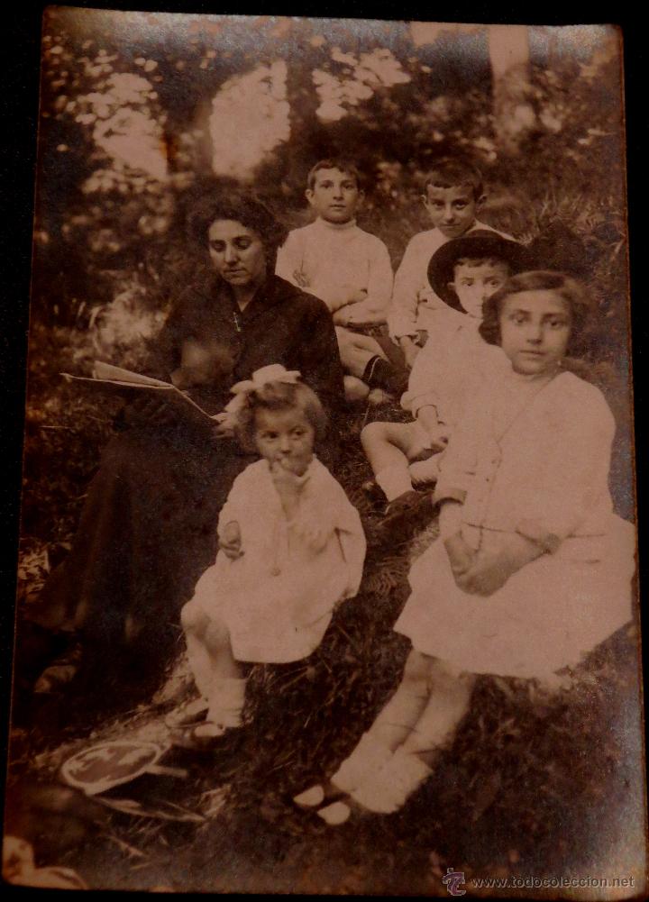 Fotografia antica: FOTO POSTAL MUJER CON NI&Ntilde;OS A&Ntilde;OS 30