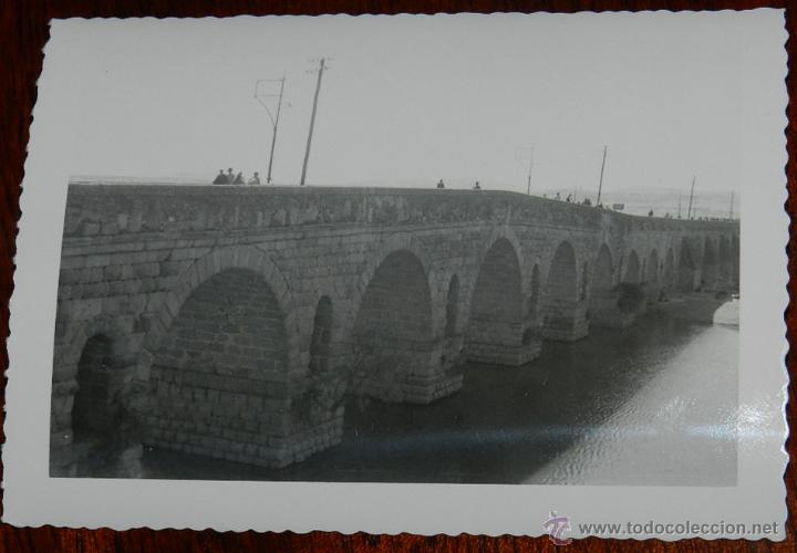 Alte Fotografie: ANTIGUA FOTOGRAFIA DE MERIDA, PUENTE ROMANO, FOTO CASA ROS, MIDE 11,5 X 8,5 CMS.