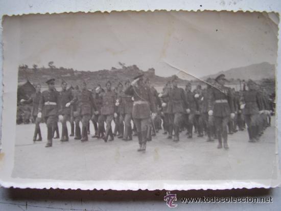 Fotografia antica: FOTO DE FORMACION DE MILITARES DE POSTGUERRA