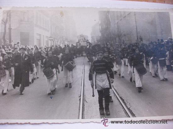 Fotograf&iacute;a antigua: FOTO DEL DESFILE DEL ALARDE DE SAN SEBASTIAN . DE FOTOCAR