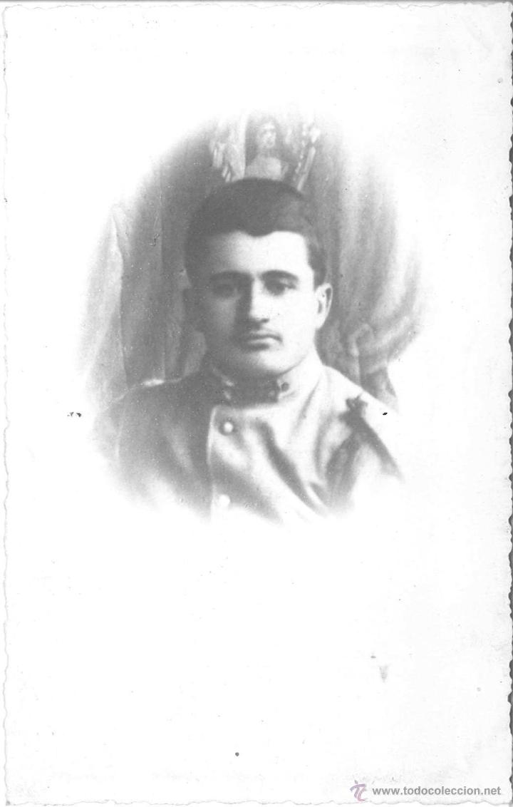 Fotografia antiga: Retrato de militar franc&eacute;s. Dedicatoria al dorso