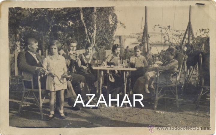 Fotograf&iacute;a antigua: SEVILLA, A&Ntilde;OS 20, UNA FAMILIA EN LA FERIA DE ABRIL