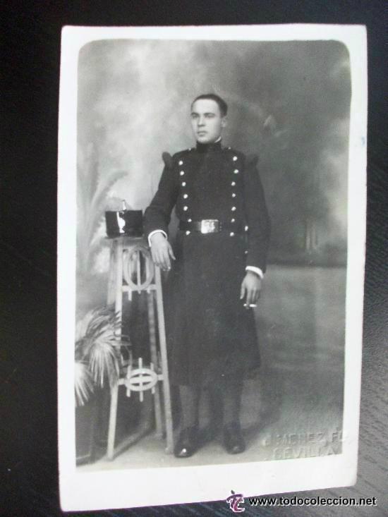 Fotografia antiga: FOTO ESTUDIO DE MILITAR REGIMIENTO DE INFANTERIA GRANADA Nº 34 CON ROS . FOTO: JIMENEZ , SEVILLA