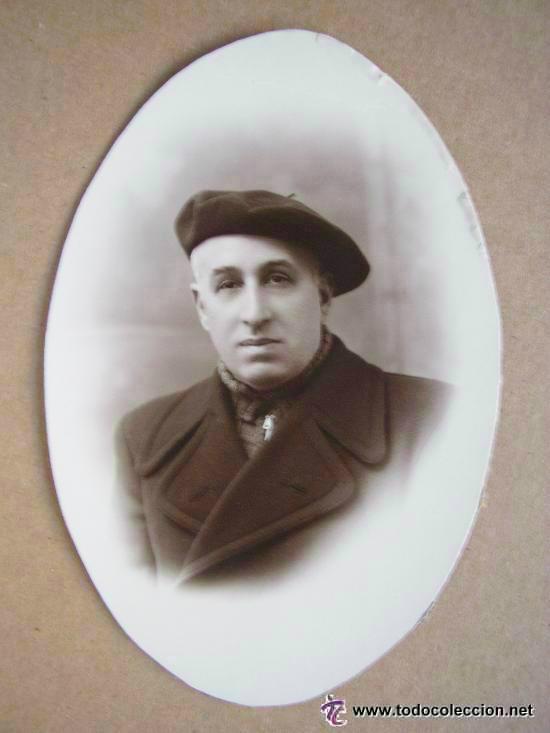 Fotografia antica: FOTO DE ESTUDIO RECORTADO EN OVALO DE UN SE&Ntilde;OR CON BOINA, A&Ntilde;OS 20 -30....