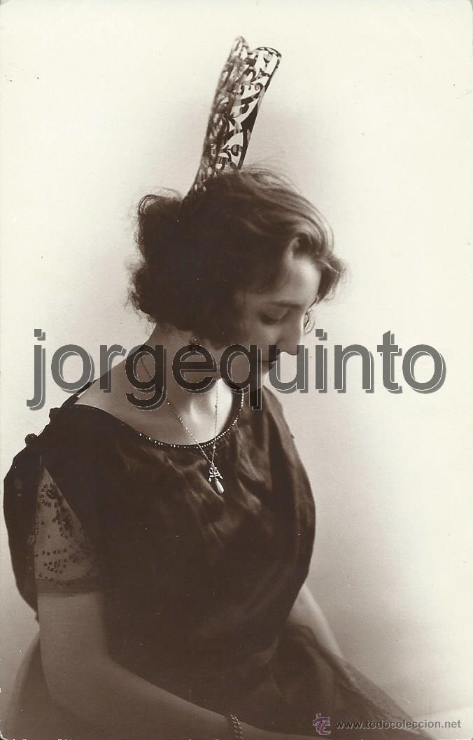 Fotografia antiga: RETRATO FEMENINO. DAMA CON TEJA. FOT&Oacute;GRAFO MATEO. RAMBLA 14. MURCIA. 8 DE DICIEMBRE DE 1922.