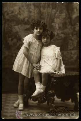 Alte Fotografie: Preciosa foto de dos ni&ntilde;as. Fotografia: Napoleon. BCN. 31/8/1920