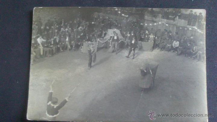 Fotograf&iacute;a antigua: FOTO POSTAL ZONA CATALU&Ntilde;A, CORRIDA NOCTURNA, TIPOS TOROS DE FUEGO