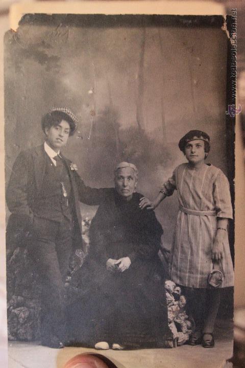 Alte Fotografie: ANTIGUA FOTOGRAFIA, ABUELA CON NIETOS? FOTO DE ESTUDIO, SANCHIS, ALCOY