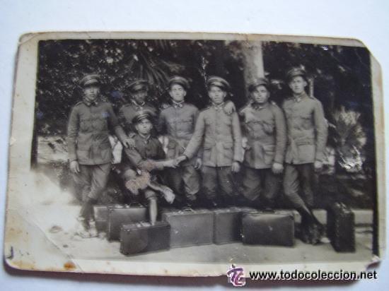 Fotograf&iacute;a antigua: MINUTERO DE FOTOGRAFO CALLEJERO DE MILITARES DE CABALLERIA CON MALETAS , REPUBLICA