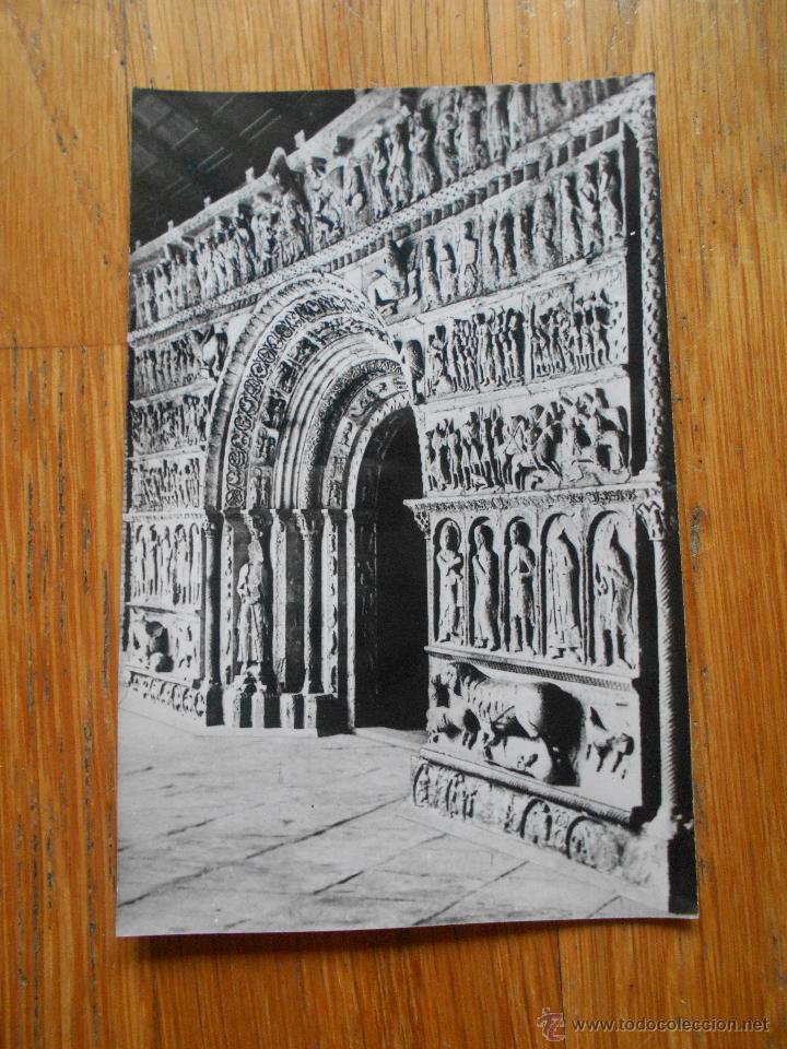 Fotograf&iacute;a antigua: FOTO POSTAL ARCHIVO CUYAS, Ripoll 2 (Ripolles) Monasteria de Santa Maria, Puerta Romanica