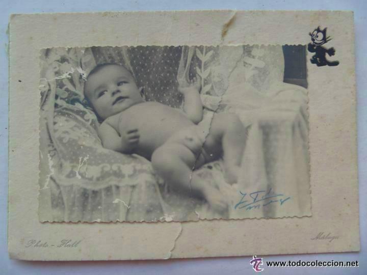 Fotograf&iacute;a antigua: FOTO DE ESTUDIO DE BEB&Eacute;. DE PHOTO HALL , MALAGA . CON LOGO DEL GATO FELIX. ROTA !