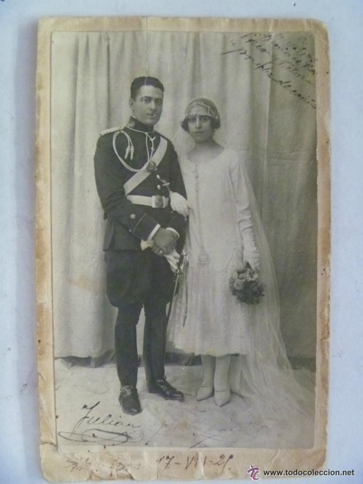 Fotograf&iacute;a antigua: FOTO DE ESTUDIO DE BODA DE ALFEREZ VETERINARIA MILITAR , CABALLERIA . 1929.