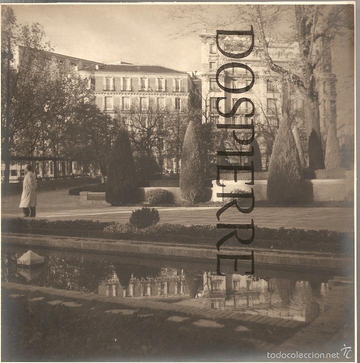 Fotograf&iacute;a antigua: ANTIGUA FOTOGRAF&Iacute;A, &iquest; PARQUE DEL RETIRO SOBRE 1950 ?, 17X17